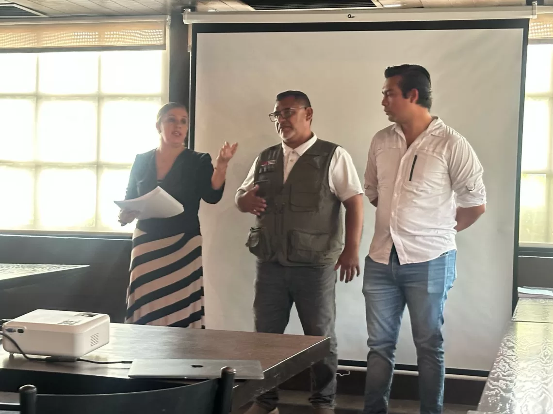 Capacitan a restauranteros en el uso de las trampas de grasa