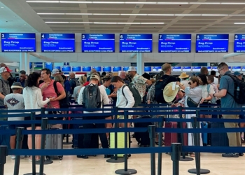 Cierre parcial del gobierno de EE. UU. provoca retrasos de hasta 150 minutos en vuelos a Cancún