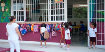Mara Lezama da inicio al ciclo escolar 2025-2026 en Quintana Roo con 338 mil estudiantes