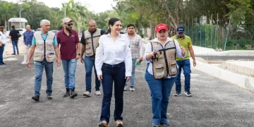Estefanía Mercado cumple a los habitantes de Tumben Chilam