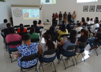 Capacitan a personal del ayuntamiento de Playa del Carmen en materia de conservación de la tortuga marina