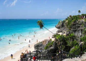 Turismo rompe récords con más de 8.3 millones de visitantes; ingresos superiores a 3,600 millones de dólares