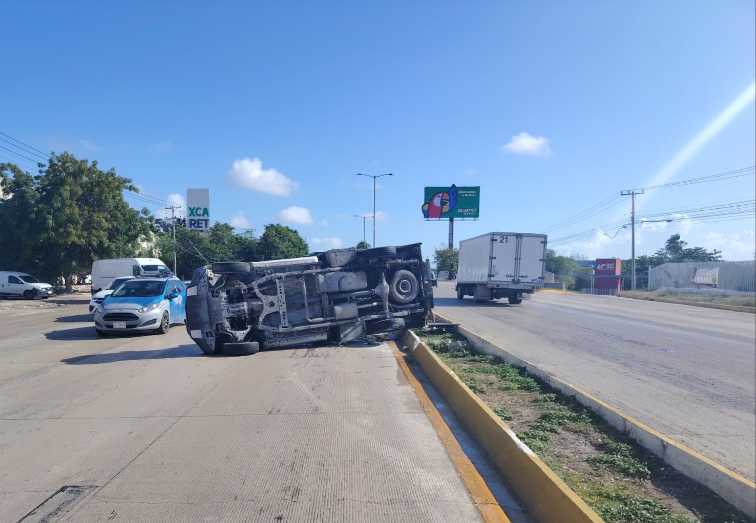 Mañana caótica en el Boulevard Colosio, tres accidentes colapsan la vialidad en Cancún