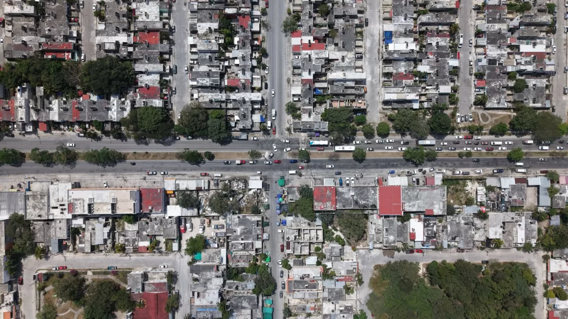 Anuncian adecuación de 10  cruces en Cancún para fortalecer la movilidad peatonal