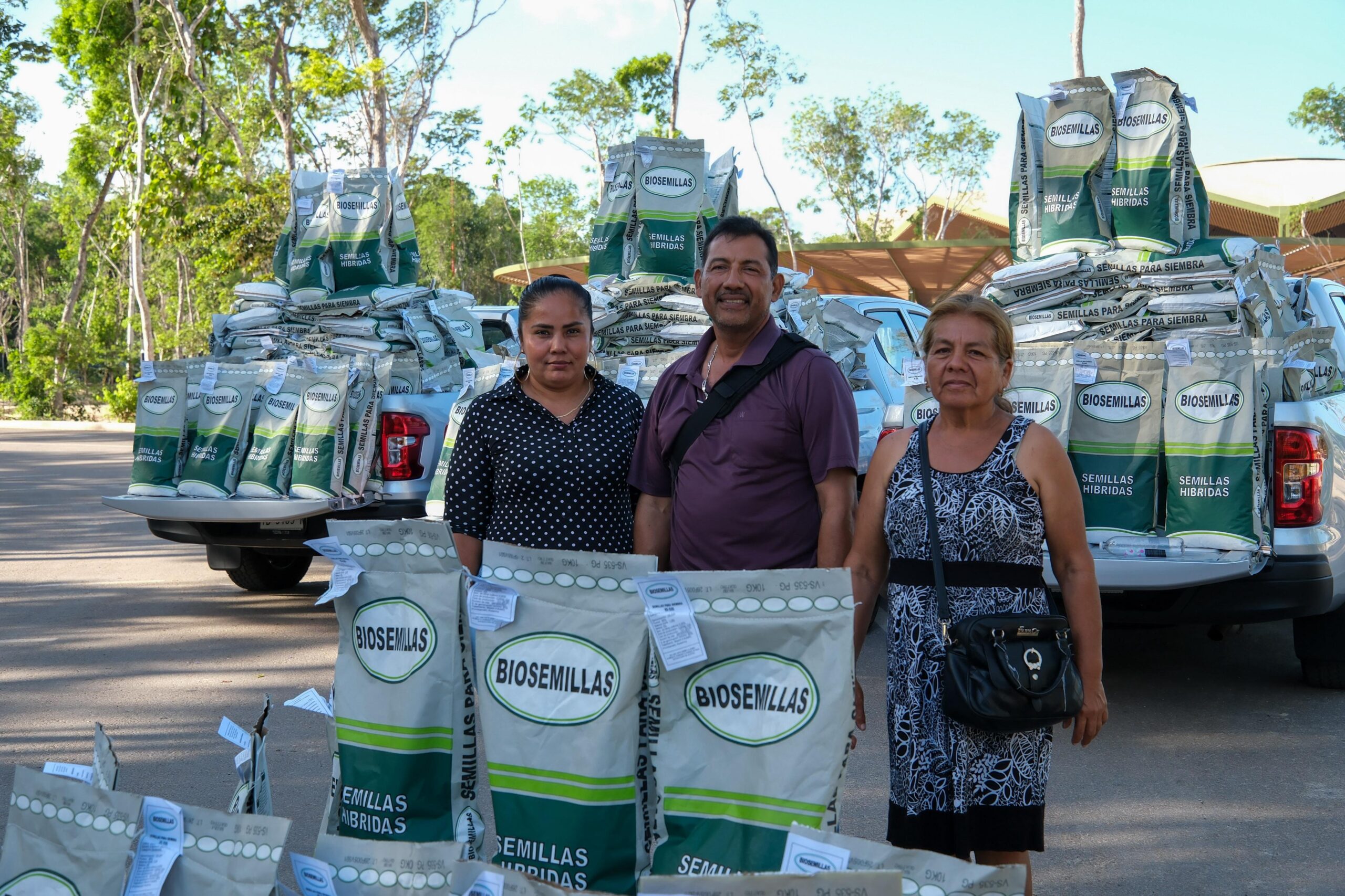 Entrega Mara Lezama 70 tonde semilla mejorada de maíz