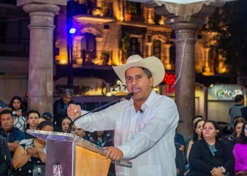 Alcalde de Uruapan rompe límites y ordena a policías "abatir" a delincuentes armados