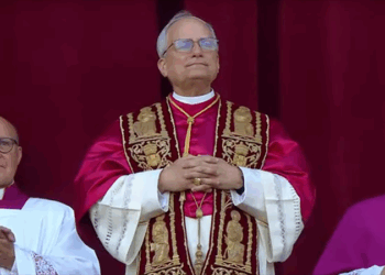 Estadounidense Francis Prevost, matemático y líder agustino, es elegido Papa y adopta el nombre de León XIV