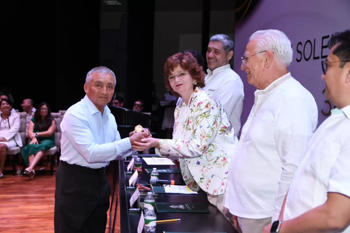 Celebra la Universidad Autónoma del Estado de Quintana Roo, 34 años de creación