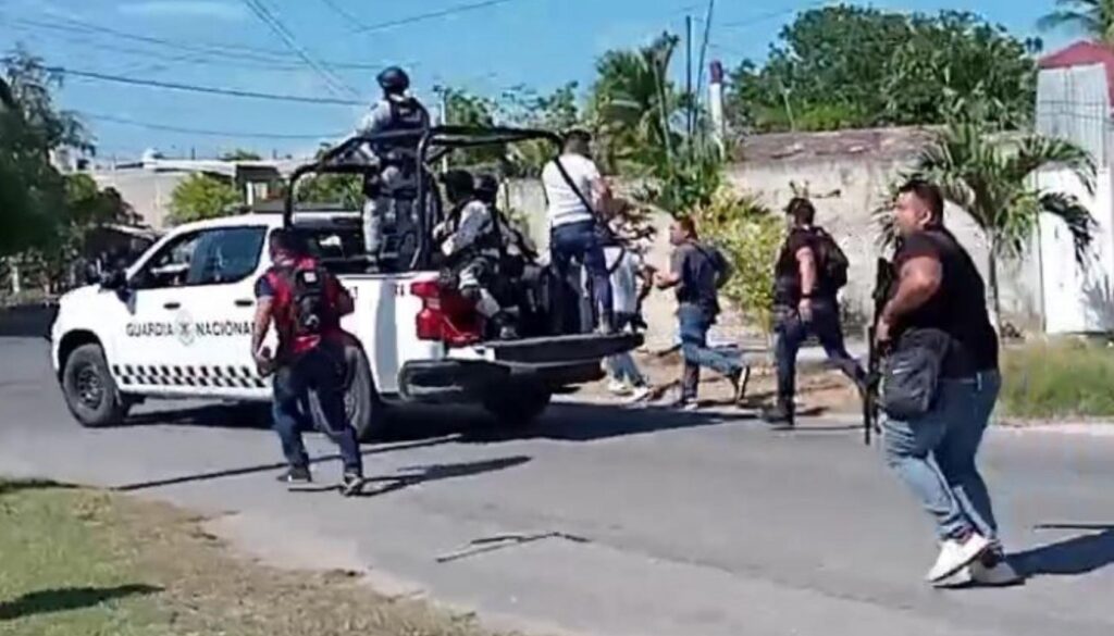 Balacera en el corazón de Chetumal deja cuatro policías heridos y dos secuestrados liberados