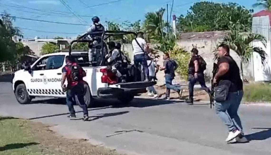 Balacera en el corazón de Chetumal deja cuatro policías heridos y dos secuestrados liberados