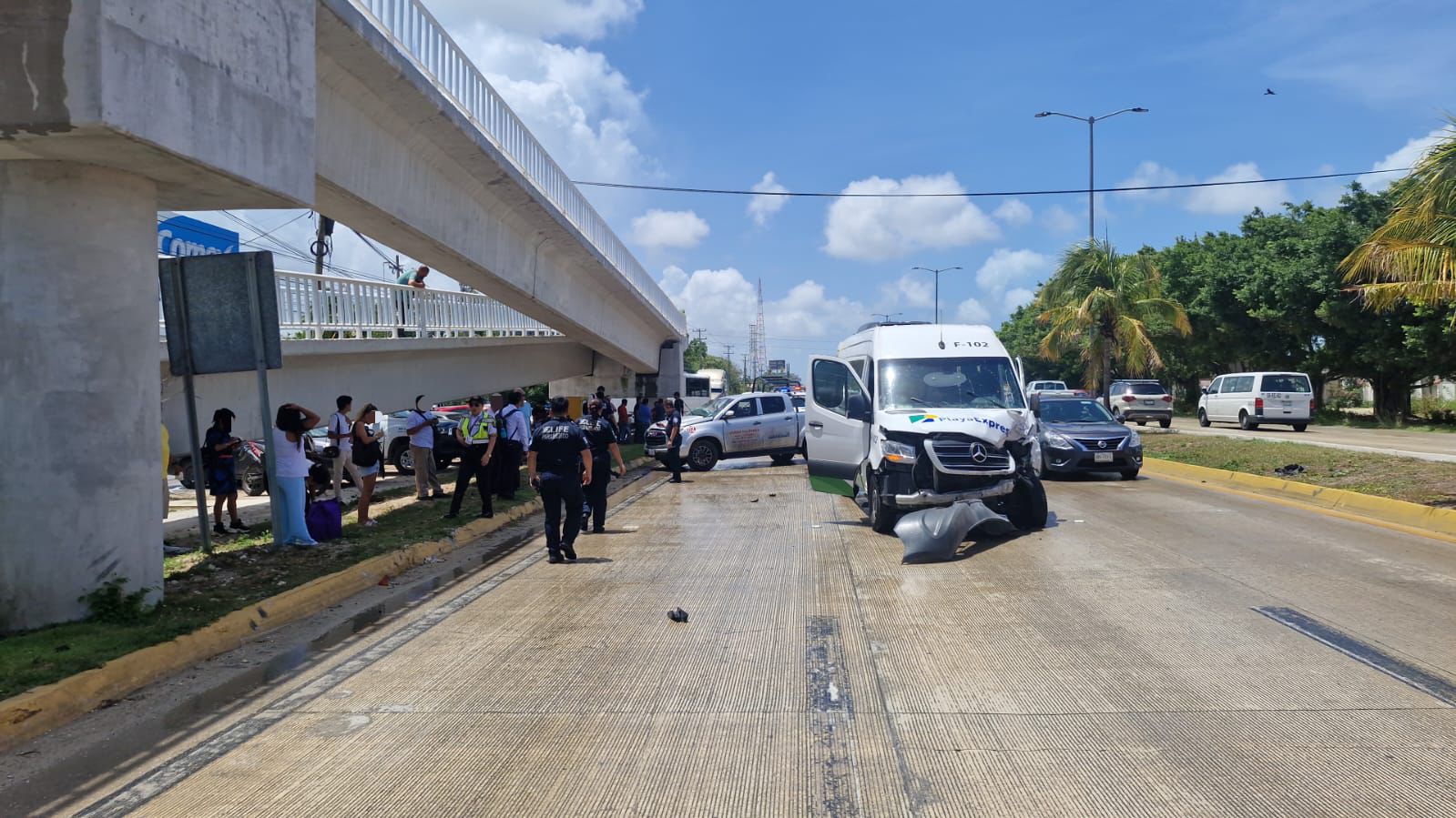 Viernes 13 deja dos accidentes en el bulevar Colosio con 11 lesionados