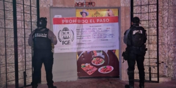 Rescatan a 12 mujeres explotadas en bar de Cancún; operaban bajo fachada de meseras y ficheras