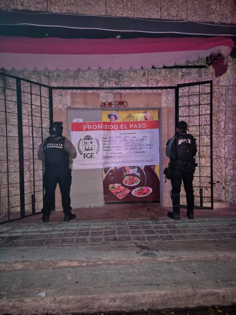 Rescatan a 12 mujeres explotadas en bar de Cancún; operaban bajo fachada de meseras y ficheras