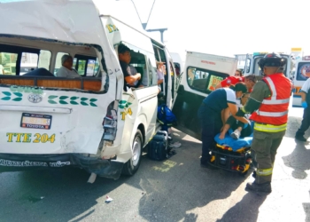 Reportan accidente vehicular múltiple en la Portillo con Uxmal