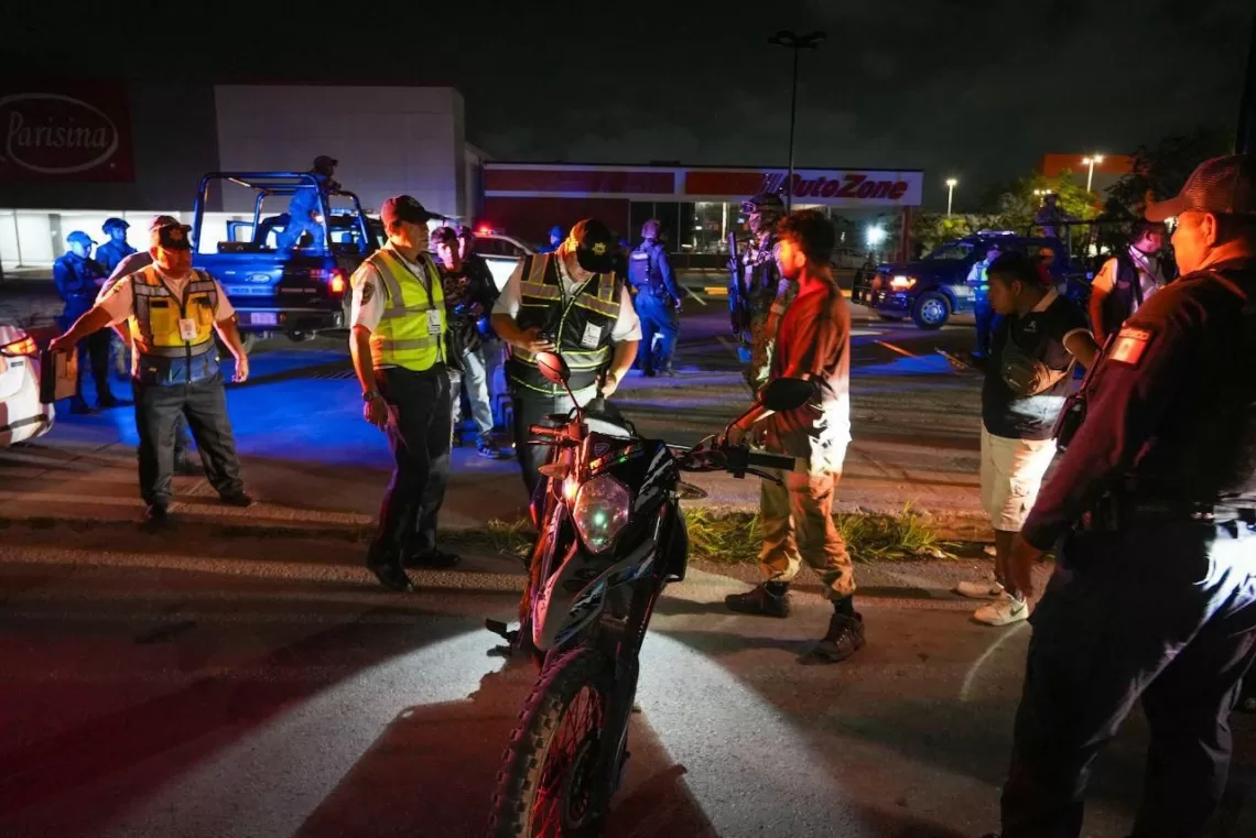 Operativo deja en Cancún 16 motos remitidas al corralón