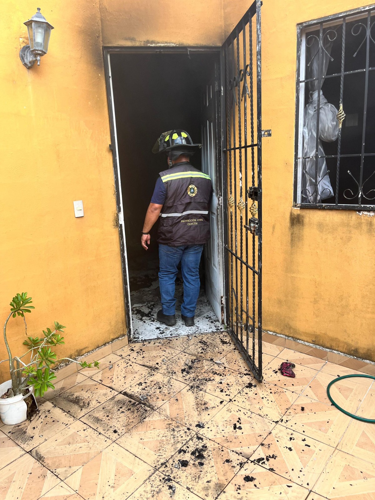 Al momento del siniestro se encontraba un adulto mayor y un menor de edad en el predio