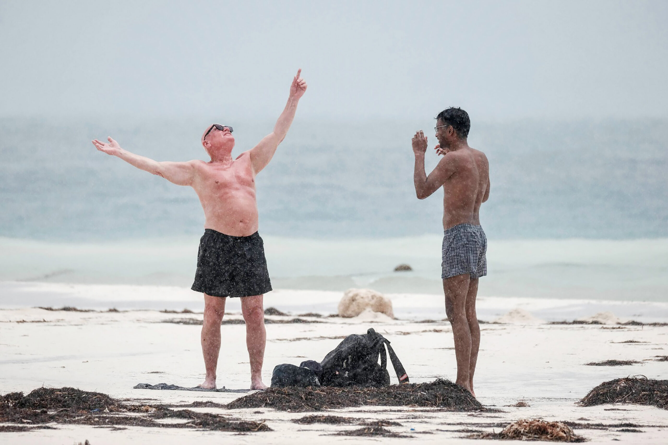 Se esperan lluvias intensas por paso de ondas tropicales 17 y 18Protección Civil advierte sobre posibles tormentas eléctricas en varios municipios del estado