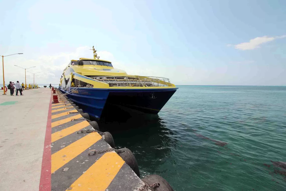 Adquieren llantas de avión para recintos portuarios por más del millón de pesos