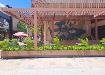 Starbucks estrena en la Quinta Avenida una tienda que celebra el arte, la sustentabilidad y el talento local
