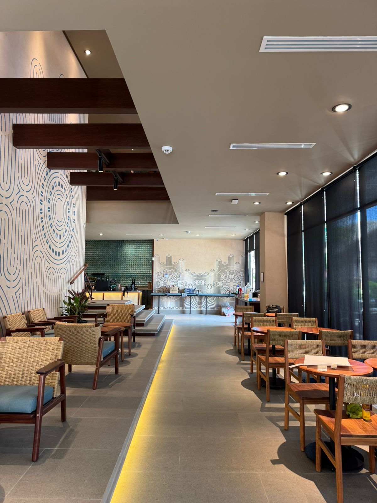 Starbucks estrena en la Quinta Avenida una tienda que celebra el arte, la sustentabilidad y el talento local