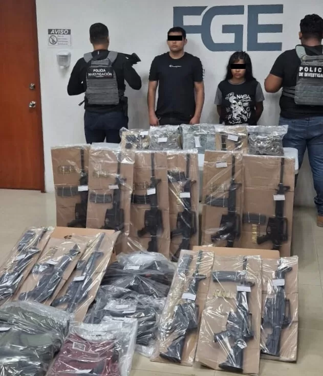 Caen 8 con drogas, 13 armas largas y 3 cortas en Playa