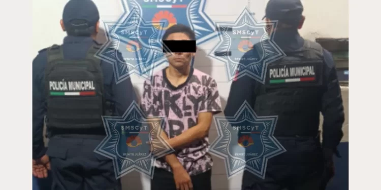 Detienen a motociclista por agredir a policías en Cancún