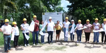 Pavimentan calles en tres comunidades de Lázaro Cárdenas