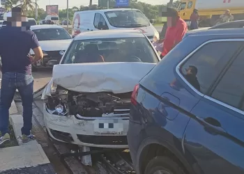 Choque en cadena sobre el bulevar Colosio deja cuatro autos dañados