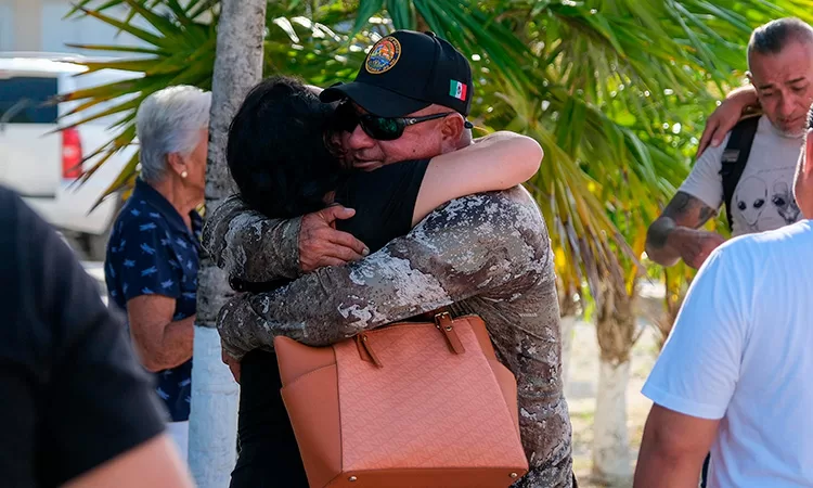 Regresan a Quintana Roo los capitanes desaparecidos en altamar tras rescate