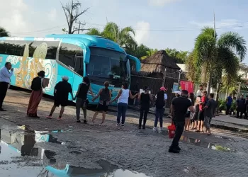 habitantes de “Las Casitas” frenan desembarco de miles de cruceristas
