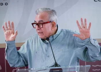 Gobernador de Sinaloa pide evidencia tras confesión de sobornos de “El Mayo” Zambada