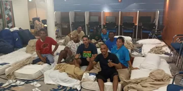 Crucero rescata a 10 cubanos a la deriva y los entrega en Mahahual
