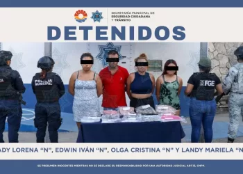 Detienen a tres mujeres y un hombre por narcomenudeo