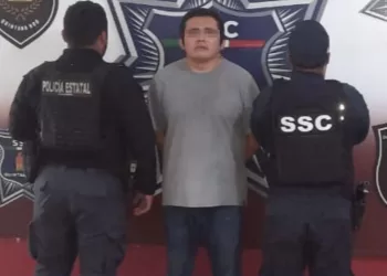 Detienen a sujeto agresivo vinculado a robos en Cancún