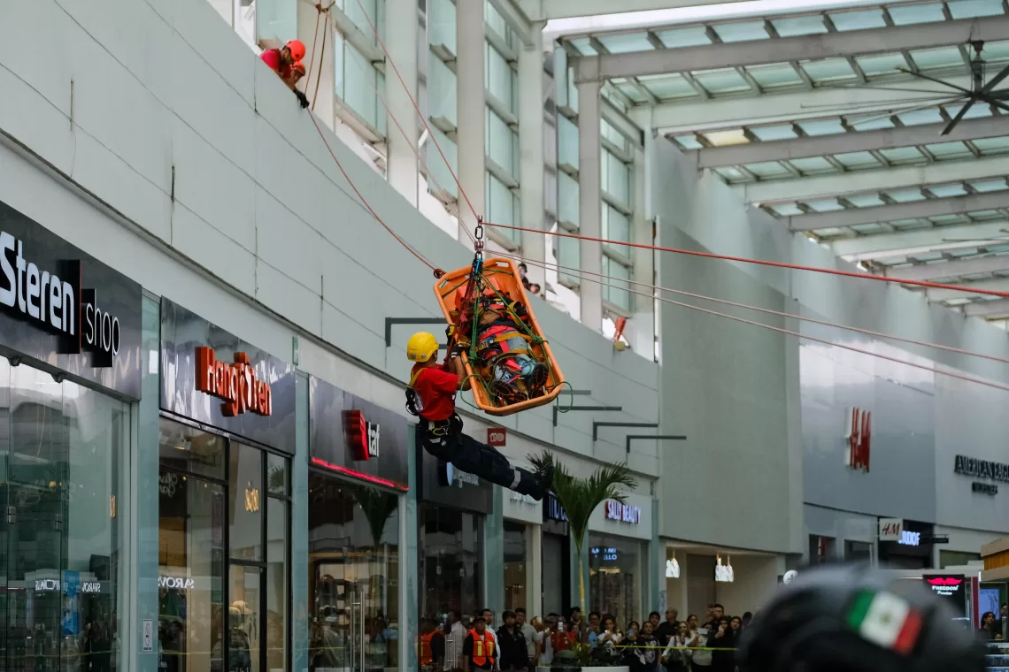 Encabeza Mara Lezama histórico simulacro de protección civil en el que participaron más de 130 mil personas en Quintana Roo