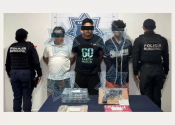 Asaltan un comercio y los detienen en su huída