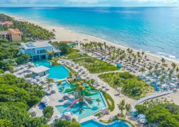 La marca ciudad y más de 46,000 cuartos de hotel posicionan a Playa del Carmen como epicentro turístico del Caribe mexicano, afirma Estefanía Mercado