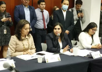 Presenta Mayuli Martínez paquete de iniciativas para mejorar la educación en México