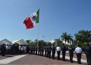 Playa del Carmen inicia el mes patrio con llamado a la unidad y al compromiso ciudadano