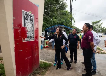 Estefanía Mercado junto al equipo de Protección Civil recorre la ciudad para atender situación por las lluvias