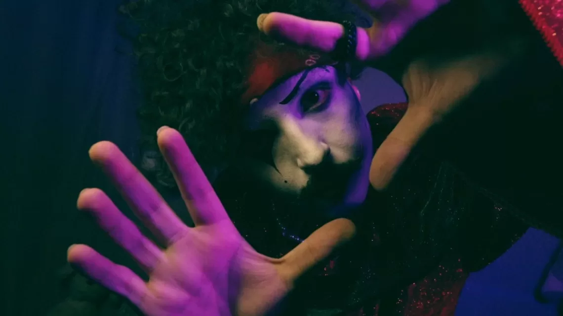 Chitu embruja con "Roto", una oda gótica al desamor y la vulnerabilidad