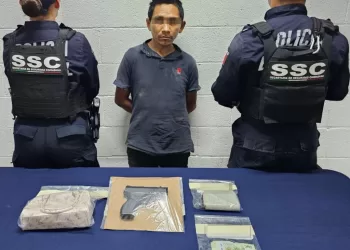 Aprehenden a individuo que asaltó a punta de pistola a una mujer y su hija en Cozumel