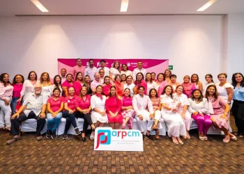 Cancún se viste de rosa: Aguakan, la ARPCM y empresarios cancunenses se unen en el “Desayuno Rosa 2025” contra el cáncer de mama