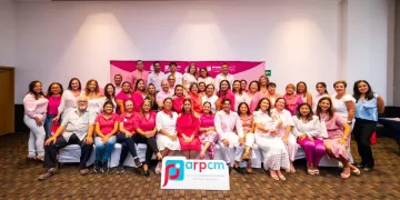 Cancún se viste de rosa: Aguakan, la ARPCM y empresarios cancunenses se unen en el “Desayuno Rosa 2025” contra el cáncer de mama