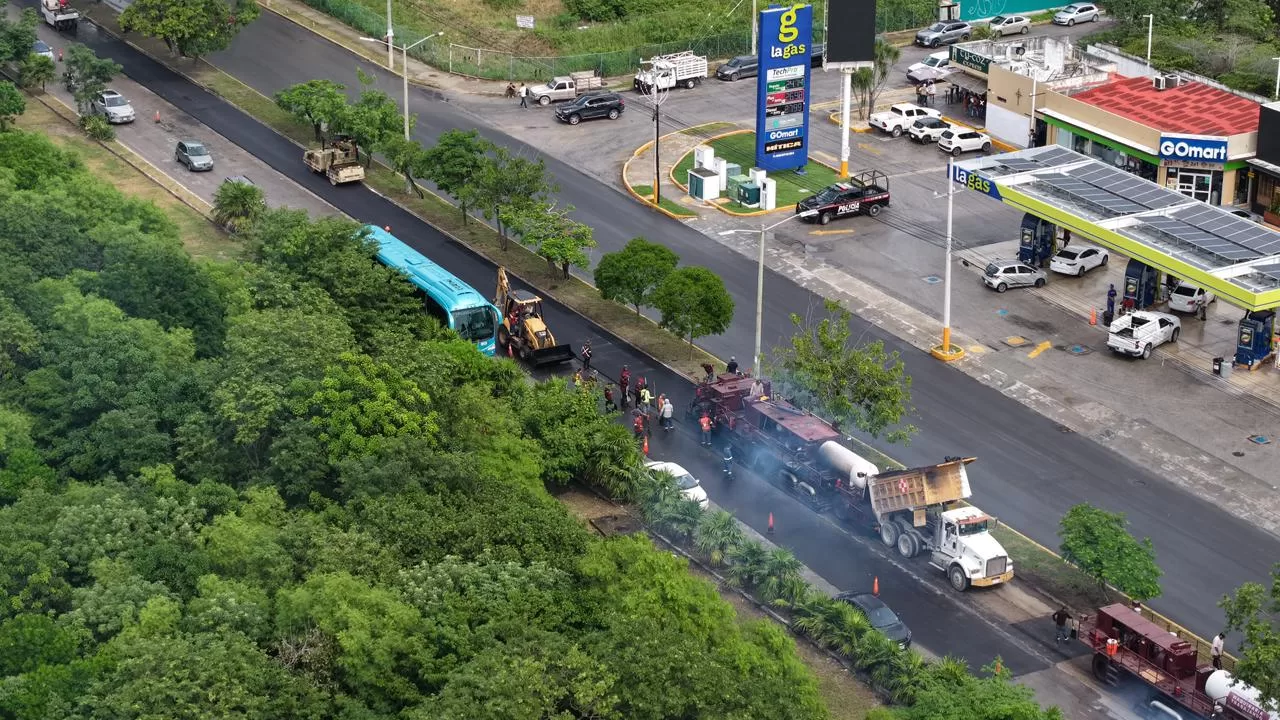 Cancún avanza en la modernización vial: la Kabah llega al 50% de repavimentación