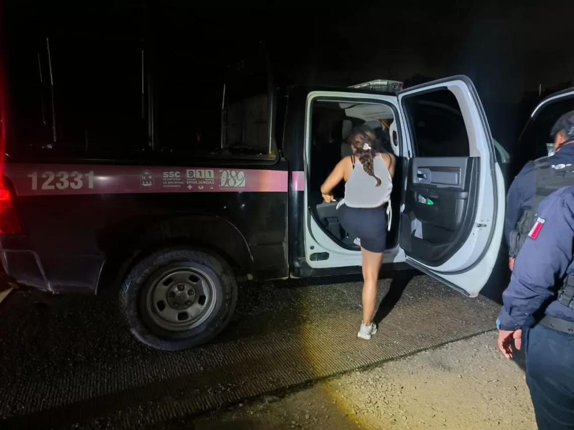 Policía auxilia a turistas varados en parque ecológico de Playa del Carmen