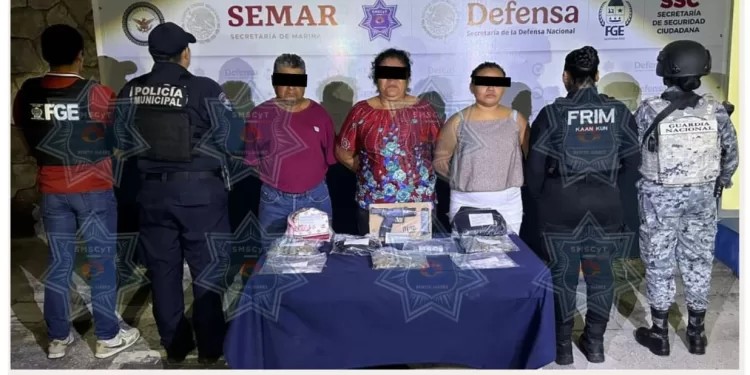 Caen dos mujeres y un hombre en Cancún por narcomenudeo y portación de arma de fuego