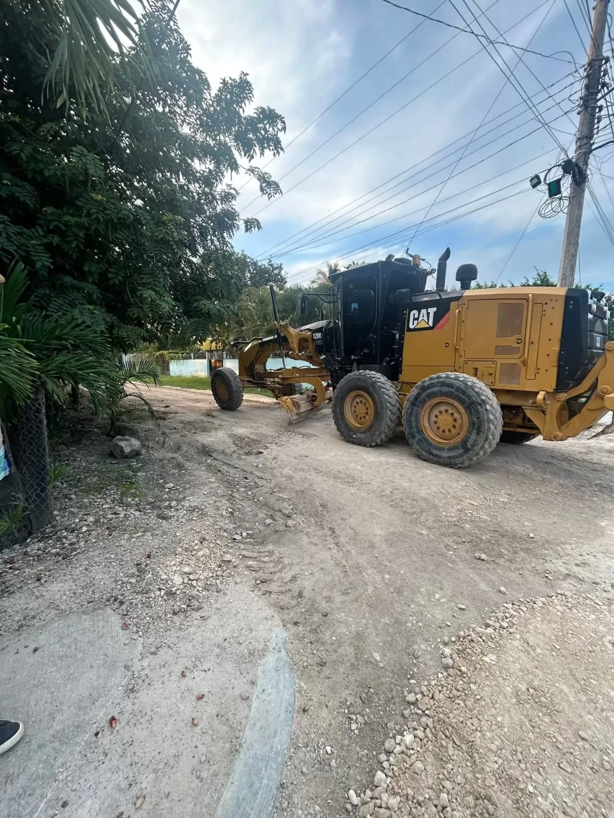 Atiende SEOP solicitudes ciudadanas e inicia trabajos de pavimentación en Carlos A. Madrazo