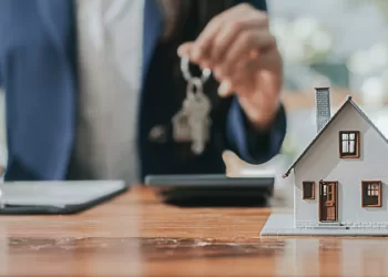 Nueva Ley Antilavado coloca a asesores inmobiliarios en papel de vigilantes financieros