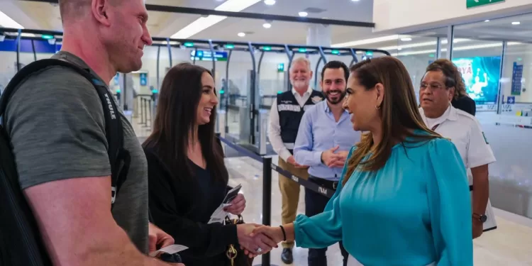 Quintana Roo rompe récord histórico con 766 operaciones aéreas en un solo día, anuncia Mara Lezama